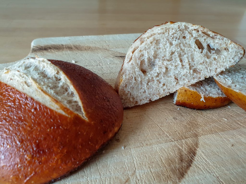 Laugen Brötchen ohne kommerzielle Hefe… – Friedrichstaler Backhaus e.V.